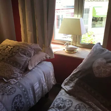 Aux Cornettes Apartment *